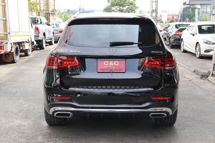 Mercedes-Benz GLC-Class 2018 GLC300e Sedan ปลั๊กอินไฮบริด (PHEV) เกียร์อัตโนมัติ ดำ รูปที่ 3