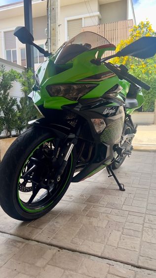 Kawasaki Ninja ZX-25R SE ABS ปี 2021 สภาพสวย พร้อมใช้งาน รูปที่ 2