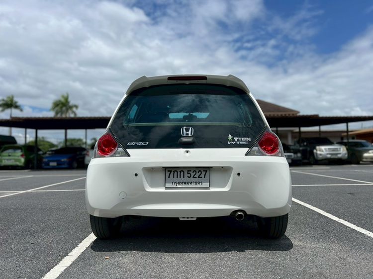 Honda Brio 2011 1.2 V Sedan เบนซิน เกียร์อัตโนมัติ ขาว รูปที่ 3