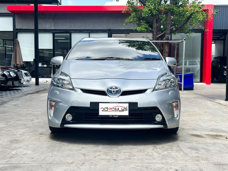 Toyota Prius 2012 1.8 Hybrid Top Grade Sedan ไฮบริด เกียร์อัตโนมัติ เทา รูปที่ 2
