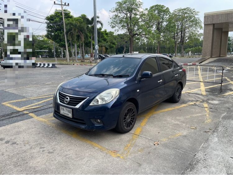รถ Nissan Almera 1.2 E สี น้ำเงิน