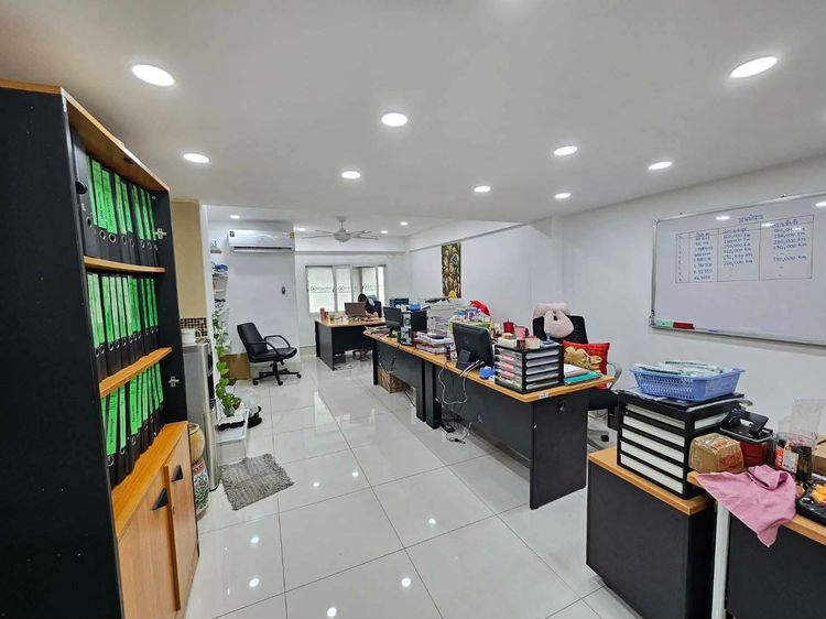 ขายอาคารพาณิชย์ 5 ชั้น+ชั้นลอย 2 คูหาทะลุกัน 61.1 ตรว.+ลิฟต์ ริมถนนสุขาภิบาล 5 ซอย 23 หลังมุม เช่าป้ายโฆษณาได้ ใกล้ทางด่วน รูปที่ 4
