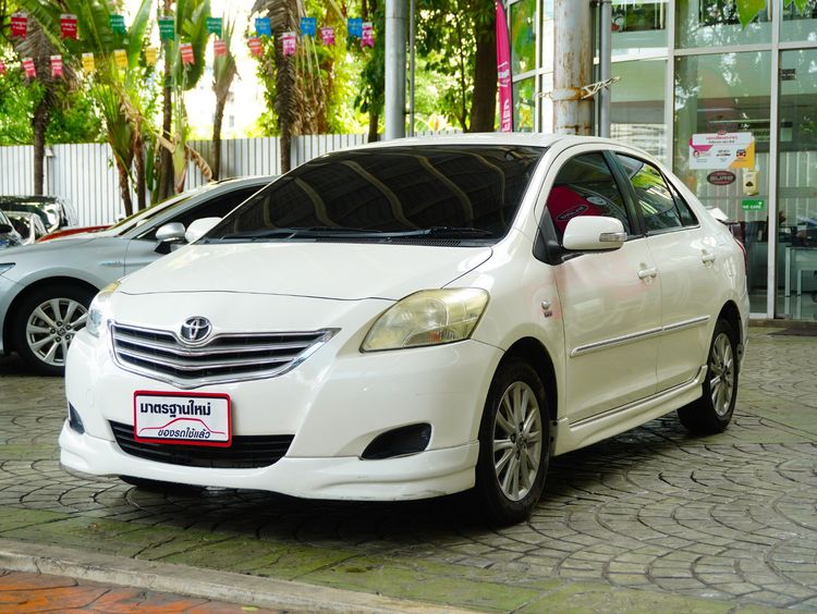 รถ Toyota Vios 1.5 E สี ขาว