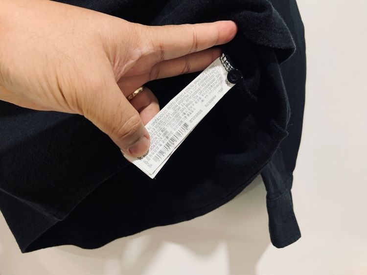 เสื้อแขนยาว ZARA MAN แท้ 💯 size วัดจริงขนาดอก 19.5 ยาว 27 นิ้ว สภาพดีมาก ดีเทลสวยทรงสวย เนื้อผ้ายืดหยุนดีมาก หายากน่าสะสมครับ รูปที่ 6