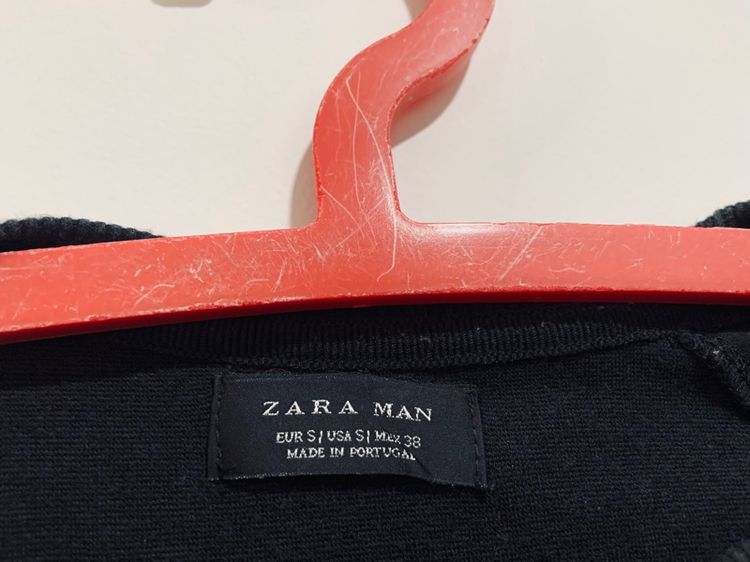เสื้อแขนยาว ZARA MAN แท้ 💯 size วัดจริงขนาดอก 19.5 ยาว 27 นิ้ว สภาพดีมาก ดีเทลสวยทรงสวย เนื้อผ้ายืดหยุนดีมาก หายากน่าสะสมครับ รูปที่ 3
