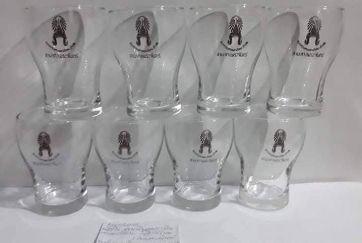 ชุด แก้ว ของ ธนาคาร นครหลวงไทย ยกชุด 8 ใบ ทั้งหมด 590 บาทรวมส่ง