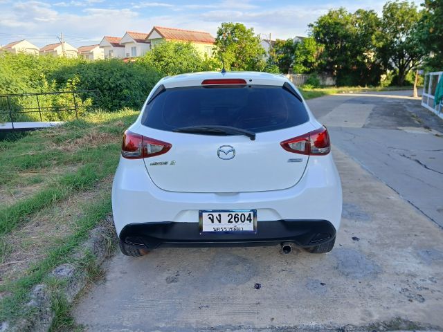 Mazda Mazda 2 2016 1.3 High Plus Sedan เบนซิน ไม่ติดแก๊ส เกียร์อัตโนมัติ ขาว รูปที่ 3