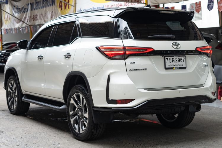 Toyota Fortuner 2020 2.8 Legender Black Top 4WD Utility-car ดีเซล ไม่ติดแก๊ส เกียร์อัตโนมัติ เทา รูปที่ 3