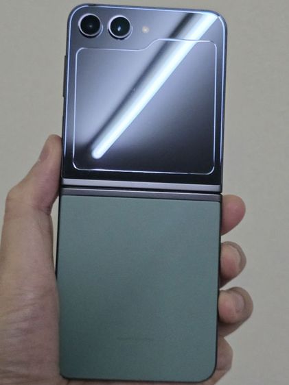Samsung galaxy flip5 ความจุ 512 gb สภาพใหม่
