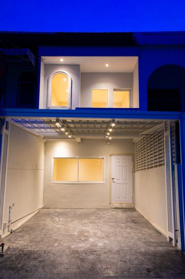 อื่นๆ มีบางส่วน 2026 ทาวน์โฮม 2 ชั้น พระราม 2 รีโนเวทใหม่ทั้งหลัง หมู่บ้านสินทวีงามเจริญ
