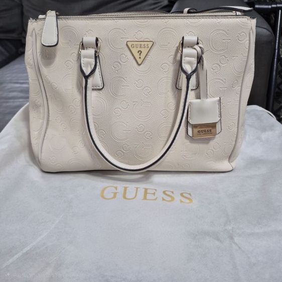 อื่นๆ กระเป๋าถือและสพาย Guess