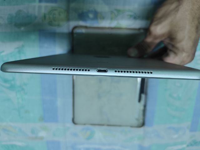 Apple 128 GB iPad gen 5 128