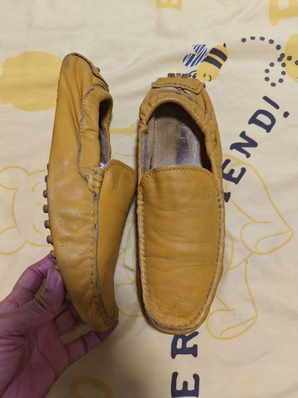 รองเท้าแบบสวมและโลฟเฟอร์ UK 7.5 | EU 41 1/3 | US 8 อื่นๆ ขายรองเท้าหนังแท้ Tod's สีเหลือง เบอร์41 แต่เหมาะกับเท้าเบอร์40