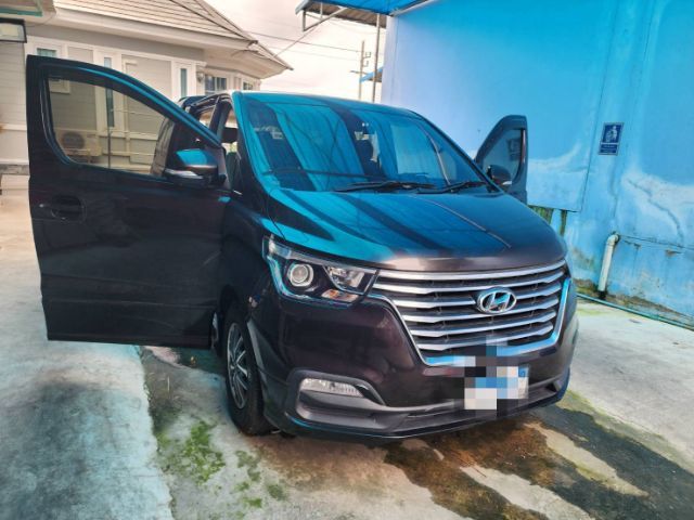 Hyundai H-1  2019 2.5 Deluxe Van ดีเซล เกียร์อัตโนมัติ น้ำตาล