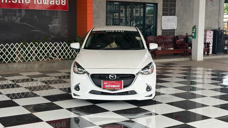 Mazda Mazda 2 2019 1.3 High Connect Sedan เบนซิน ไม่ติดแก๊ส เกียร์อัตโนมัติ ขาว รูปที่ 2