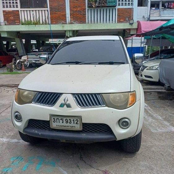 รถ Mitsubishi Triton All New Mega Cab 2.5 GLX สี ขาว