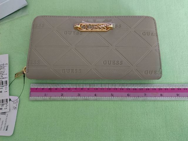 ขายกระเป๋าสตางค์ ใบยาว Guess สีเทาอ่อน รูปที่ 3