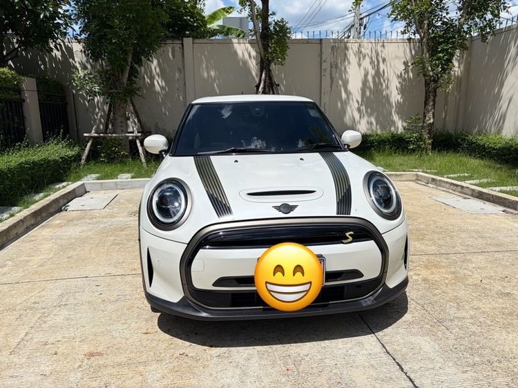 รถ Mini Hatch Cooper SE สี ขาว