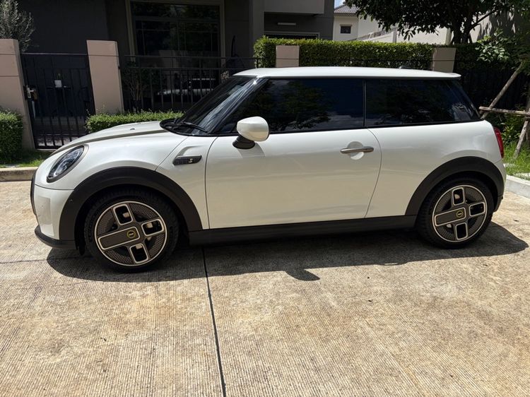 Mini Hatch Cooper 2023 SE Sedan ไฟฟ้า ไม่ติดแก๊ส เกียร์อัตโนมัติ ขาว รูปที่ 3