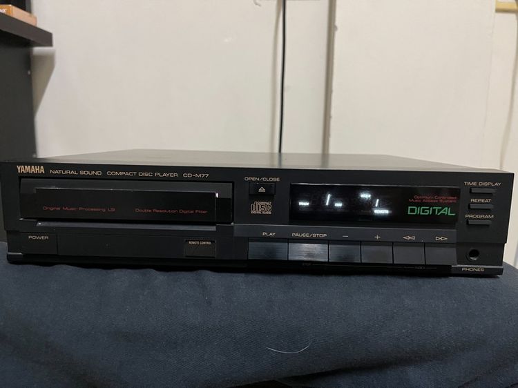 เครื่องเล่น ซีดี Yamaha Natural Sound Compact Disc Player รุ่น CD-M77