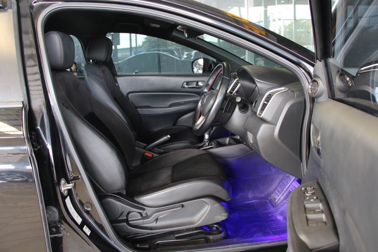 Honda City 2022 1.0 RS Sedan เบนซิน ไม่ติดแก๊ส เกียร์อัตโนมัติ ดำ รูปที่ 3
