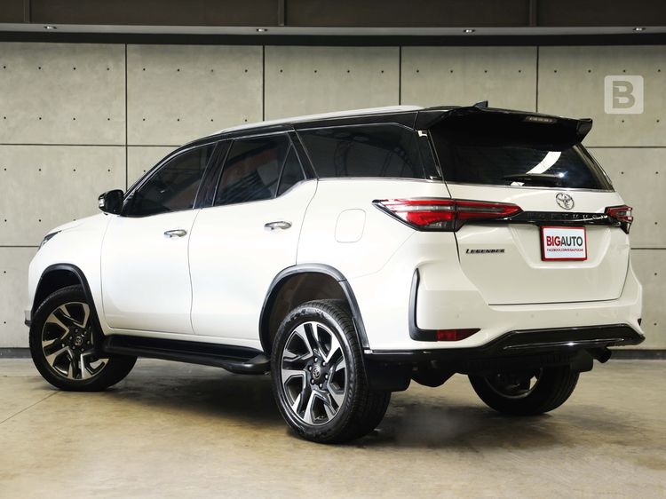Toyota Fortuner 2023 2.4 Legender Black Top Utility-car ดีเซล ไม่ติดแก๊ส เกียร์อัตโนมัติ ขาว รูปที่ 4