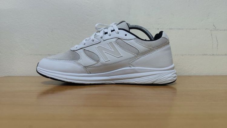 ขาว ผ้าใบ รองเท้าผ้าใบ UK 8.5 | EU 42 2/3 | US 9 Adidas New Balance707 42.5 27.0 แท้ มือสอง