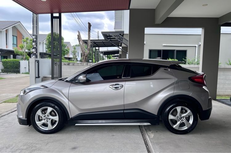 Toyota C-HR 2019 1.8 Mid Sedan เบนซิน ไม่ติดแก๊ส เกียร์อัตโนมัติ เทา รูปที่ 3
