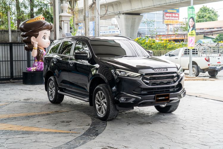 Isuzu MU-X 2023 1.9 Elegant 2WD Utility-car ดีเซล เกียร์อัตโนมัติ ดำ รูปที่ 4