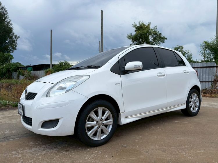 Toyota Yaris 2010 1.5 E Sedan เบนซิน ไม่ติดแก๊ส เกียร์อัตโนมัติ ขาว รูปที่ 3