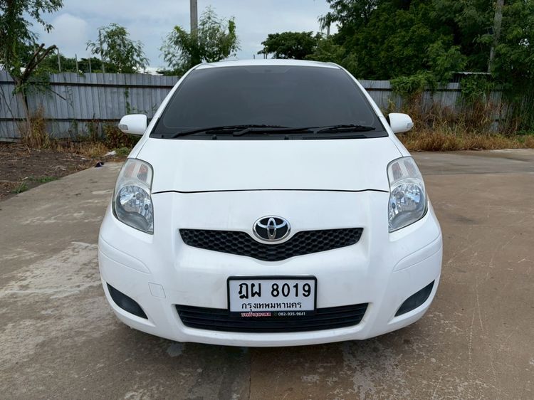 Toyota Yaris 2010 1.5 E Sedan เบนซิน ไม่ติดแก๊ส เกียร์อัตโนมัติ ขาว รูปที่ 2