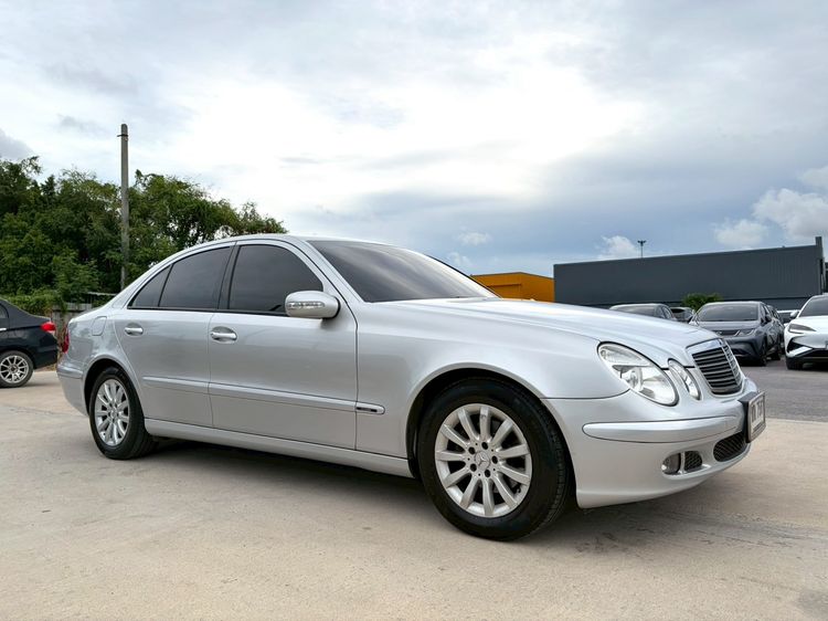 รถ Mercedes-Benz E-Class E220 CDI สี บรอนซ์เงิน