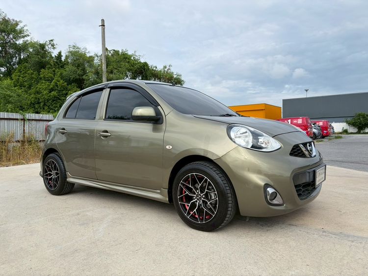 รถ Nissan March 1.2 EL สี เขียว