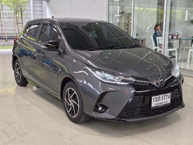 รถ Toyota Yaris 1.2 Sport Premium สี เทา