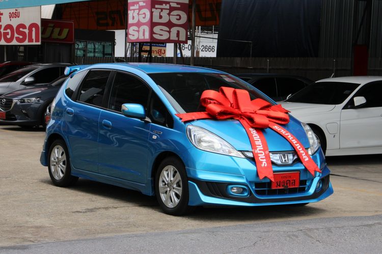 รถ Honda Jazz 1.3 Hybrid สี ฟ้า