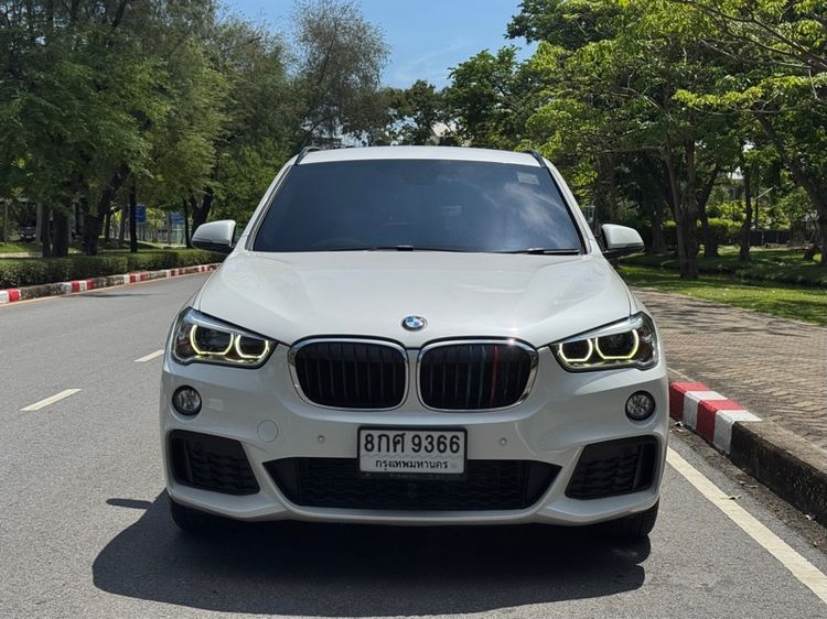 BMW X1 2019 2.0 sDrive20d M Sport Sedan ดีเซล ไม่ติดแก๊ส เกียร์อัตโนมัติ ขาว รูปที่ 2