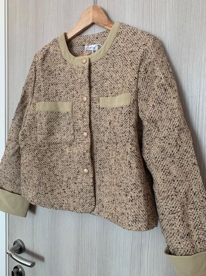 เสื้อคลุมสีน้ำตาล มือหนึ่ง รูปที่ 2