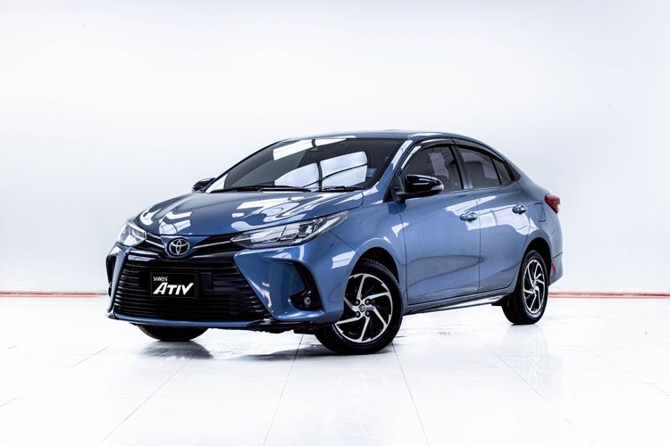 รถ Toyota Yaris ATIV 1.2 Sport Premium สี น้ำเงิน