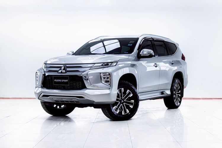 รถ Mitsubishi Pajero Sport 2.4 GT สี เทา