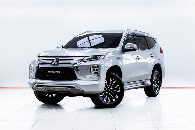 รถ Mitsubishi Pajero Sport 2.4 GT Plus สี เทา