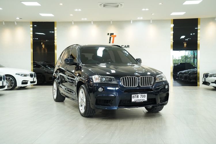 รถ BMW X5 3.0 xDrive30d M Sport 4WD สี น้ำเงิน