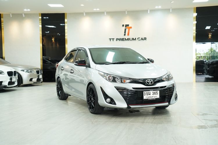 รถ Toyota Yaris 1.2 Sport สี เทา