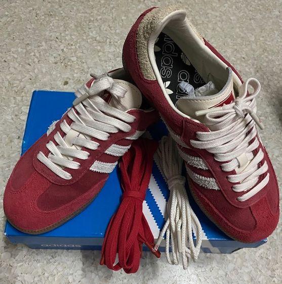 รองเท้า adidas collab