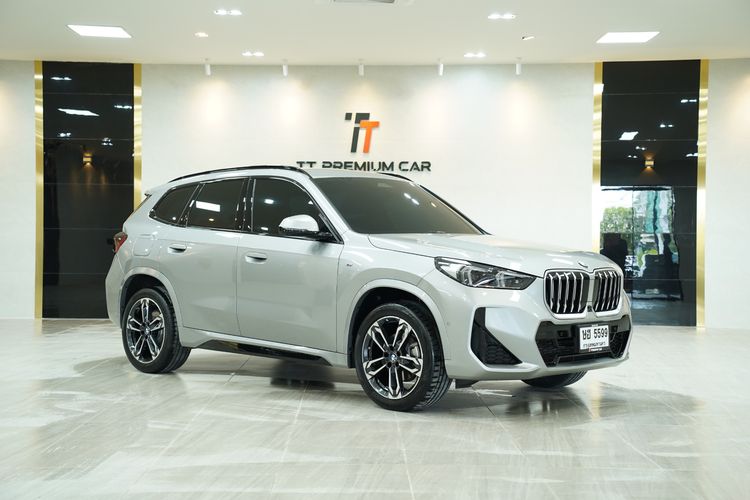 รถ BMW X1 2.0 sDrive20i M Sport สี เทา
