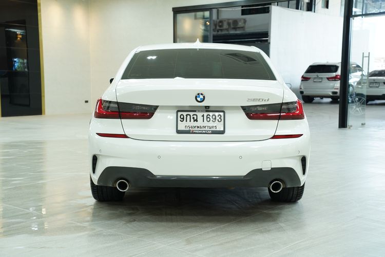 BMW Series 3 2022 320d Sedan เบนซิน เกียร์อัตโนมัติ ขาว รูปที่ 4
