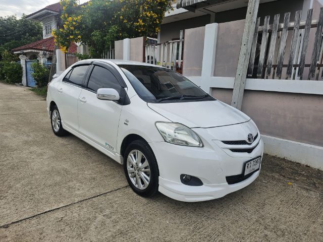 รถ Toyota Vios 1.5 J สี ขาว
