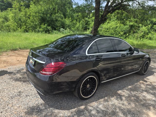 Mercedes-Benz C-Class 2017 C300e Sedan ปลั๊กอินไฮบริด (PHEV) ไม่ติดแก๊ส เกียร์อัตโนมัติ ดำ รูปที่ 2