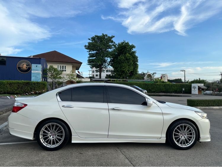 Honda Civic 2014 2.0 EL i-VTEC Sedan เบนซิน ไม่ติดแก๊ส เกียร์อัตโนมัติ ขาว รูปที่ 3