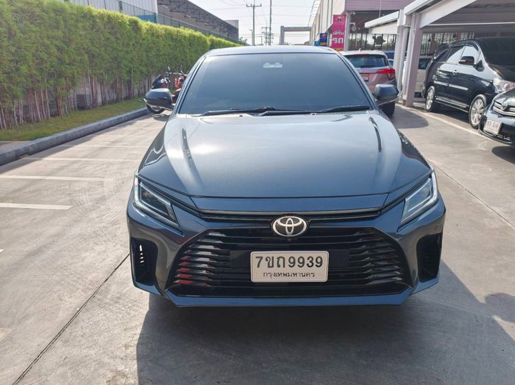 Toyota Yaris ATIV 2023 1.2 Premium Luxury Sedan เบนซิน ไม่ติดแก๊ส เกียร์อัตโนมัติ เทา รูปที่ 3
