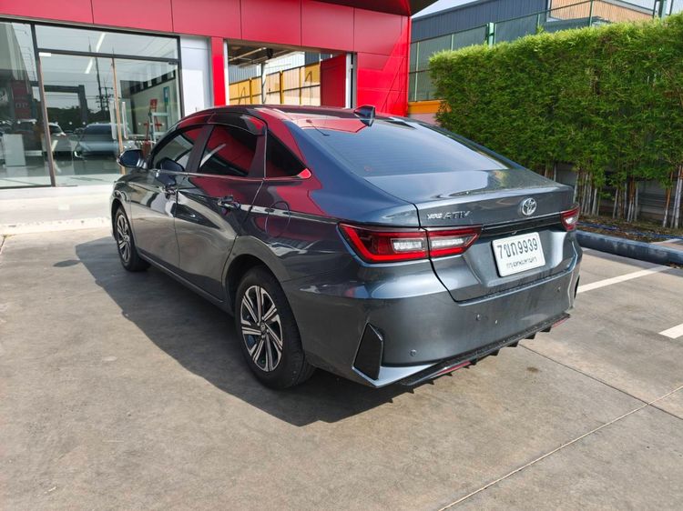 Toyota Yaris ATIV 2023 1.2 Premium Luxury Sedan เบนซิน ไม่ติดแก๊ส เกียร์อัตโนมัติ เทา รูปที่ 4